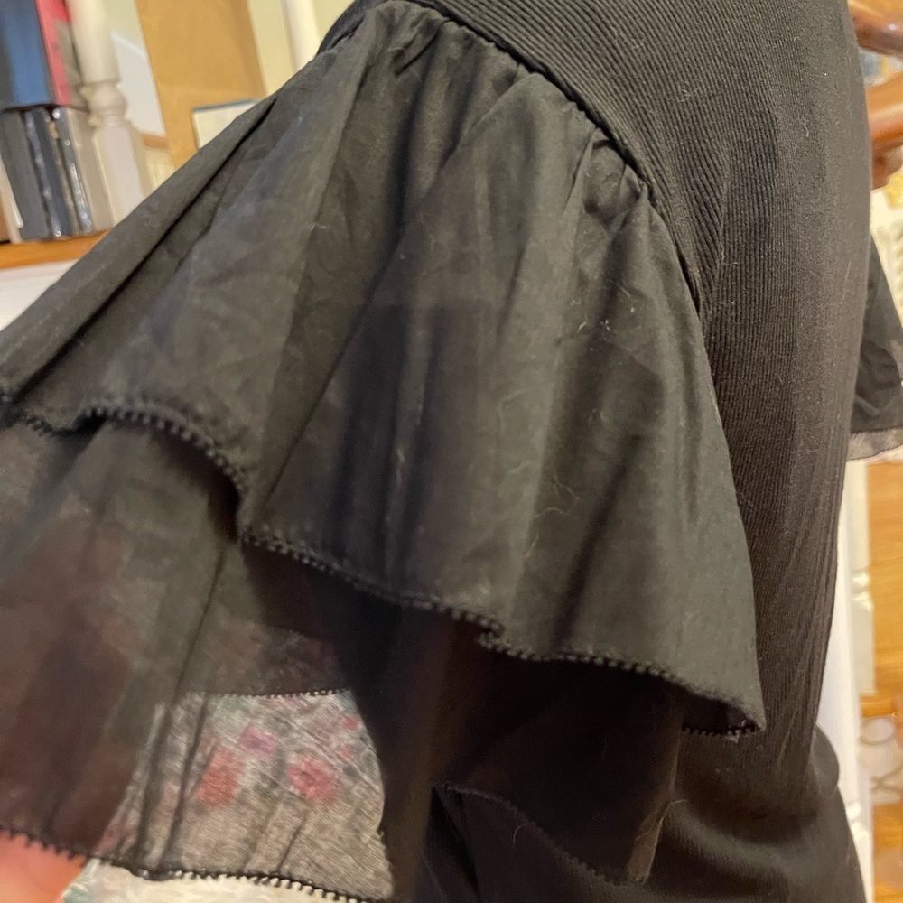 Gap | Black Ruffled Sleeve Knit Rib Tshirt - Picture 6 of 7